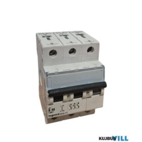 LX 604591 3P B 40A kismegszakitó KIFUTÓ