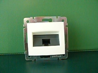 LEGRAND Valena telefon-csatlakozóaljzat 1xRJ11 fehér 774438 KIFUTÓ