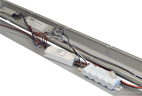 TRACON LV1236E Védett LED ipari lámpatest vészvilágító funkcióval 230 V, 50 Hz, 36 W/3W, 4000 K, 3000/280 lm, IP65, EEI=F