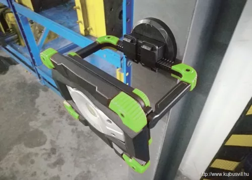 TRACON STLFL10W Akkumulátoros LED szerelő reflektor külső akkumulátor funkci 10 W, 6500 K, 3,7 V, 4400 mAh, Li-Ion, 1000 lm, 3 h, IP54