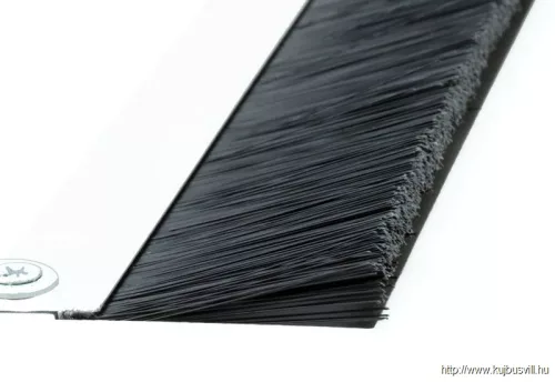 TRACON TGECE25 Fésűs kábel bevezető 250 mm mély elosztóhoz 568×202×6 mm