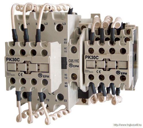 TR1C1710B Kontaktor kondenzátortelepek kapcsolásához 690V, 50Hz, 17A, 12,5kVAr, 400V AC, 3×NO+1×NC